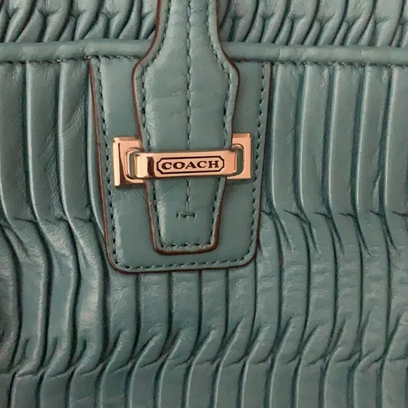 COACH turquoise blue ruffled leather luxury shoulder bag in excellent condition - Picture 3 of 9